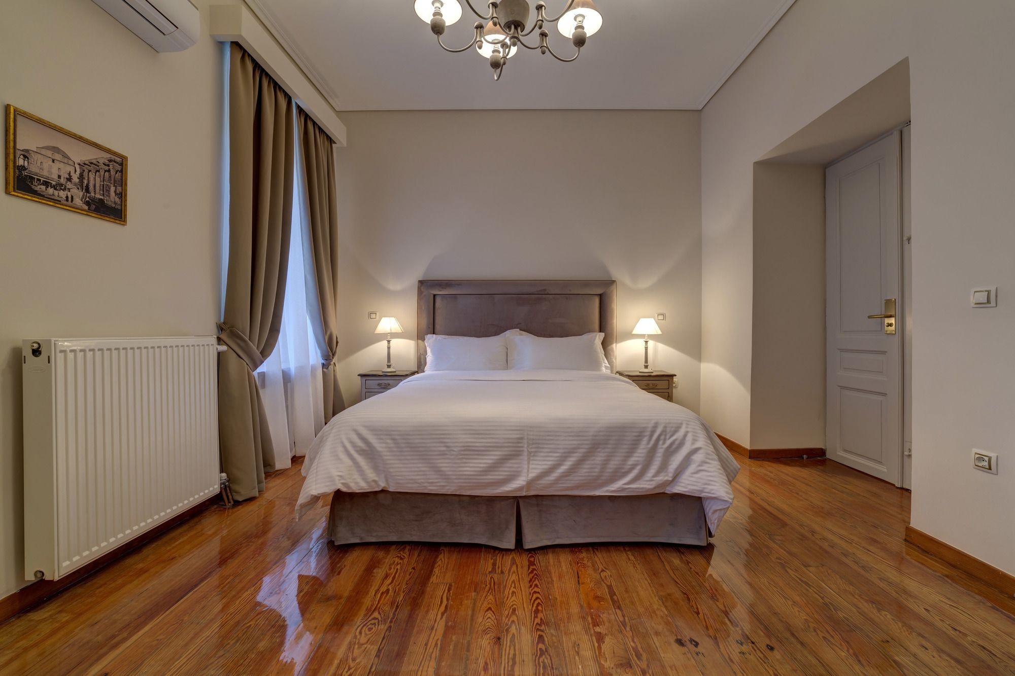 Home & Poetry Hotel