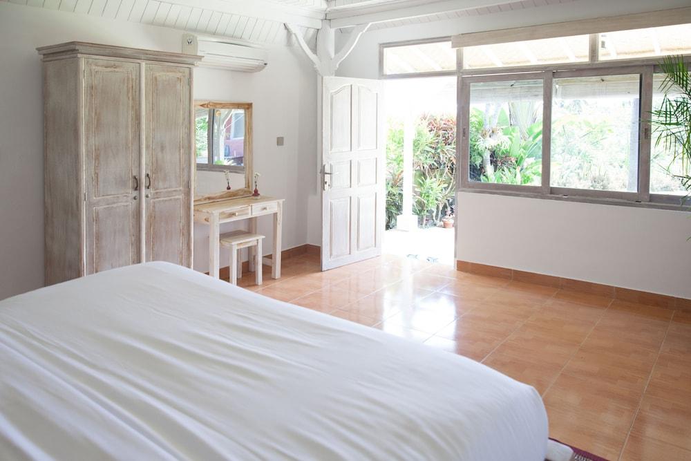 B Saya Villa 1