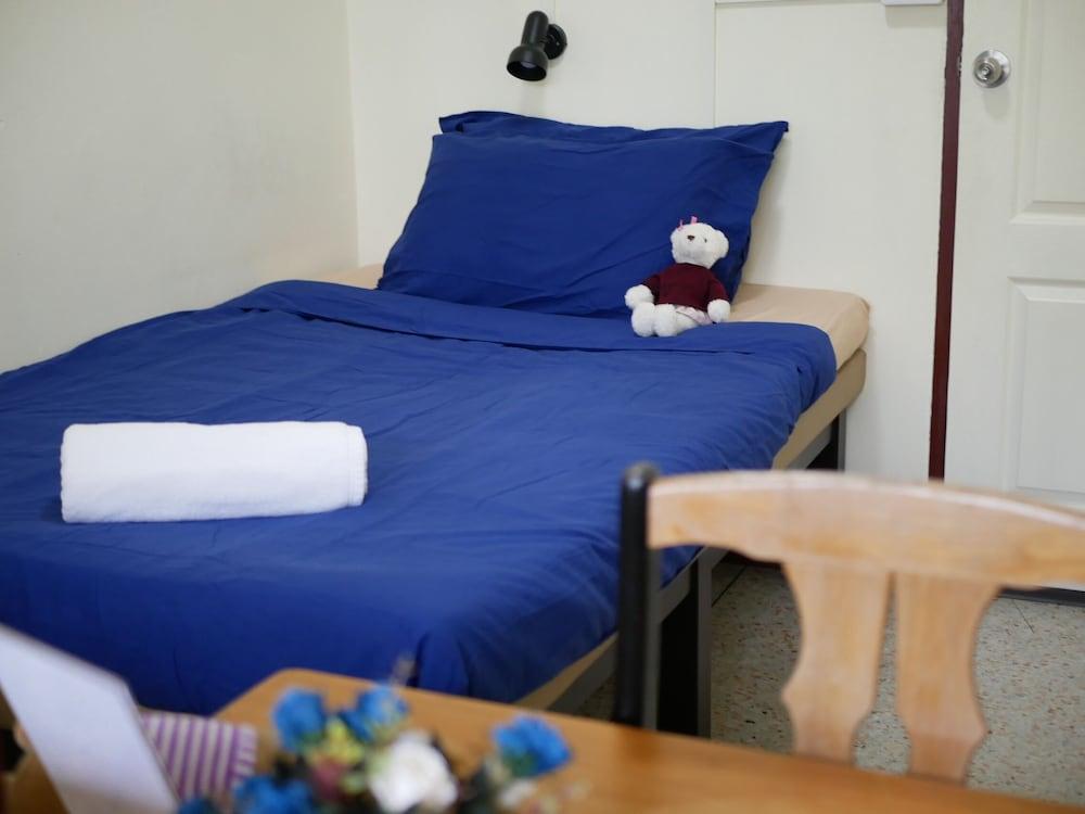 Bed Dee Time Hostel
