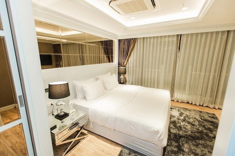 State Tower Silom by Haloth 2