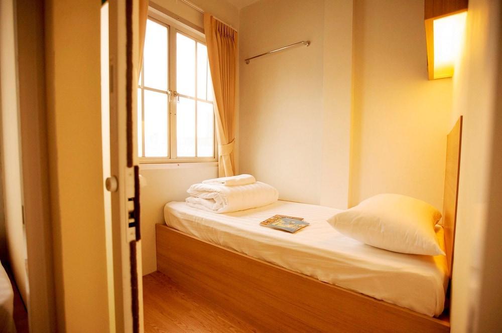 Micro Hostel (Adults only)