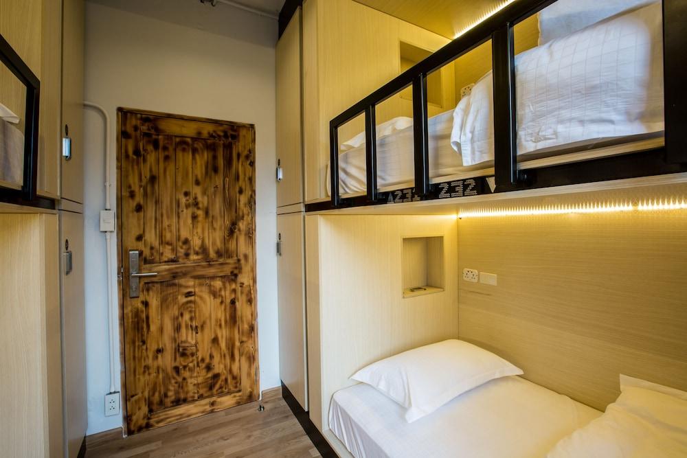 Bed To Bangkok 1