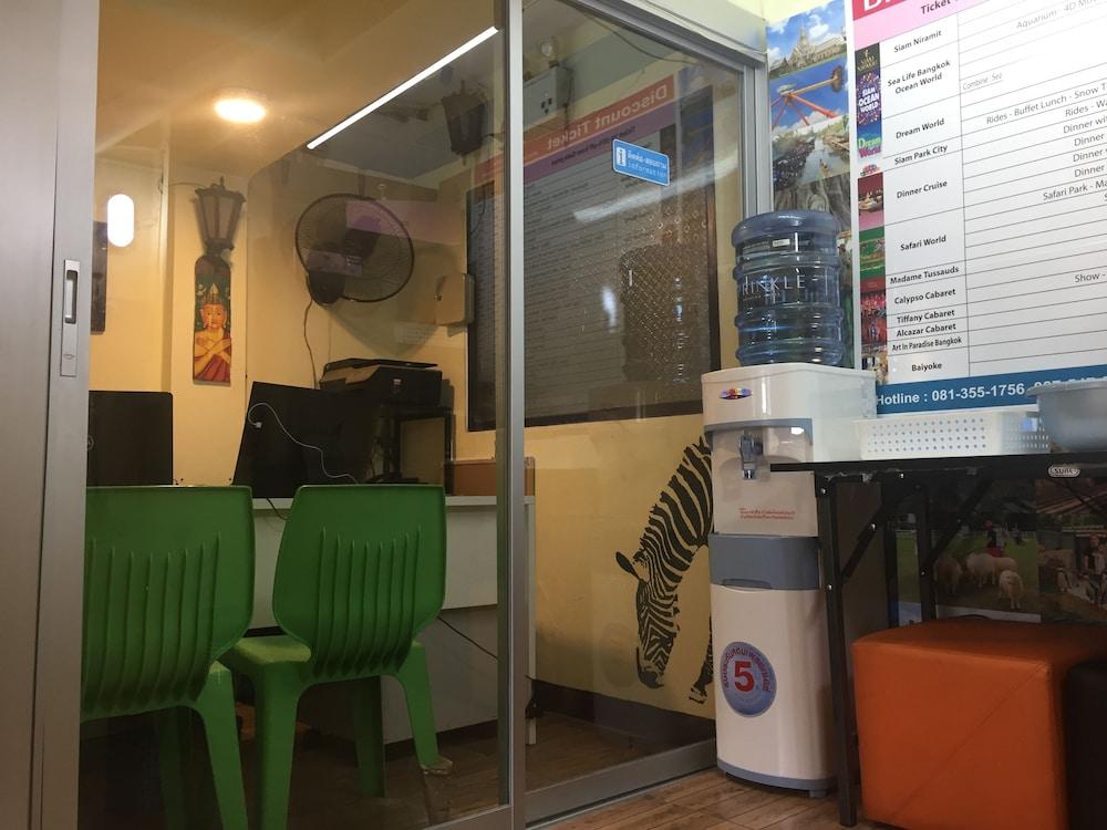 Yha Bangkok Downtown at Station S3 - Hostel 1