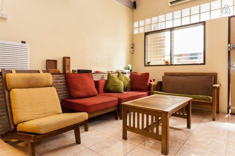 Siam Journey Guesthouse 1