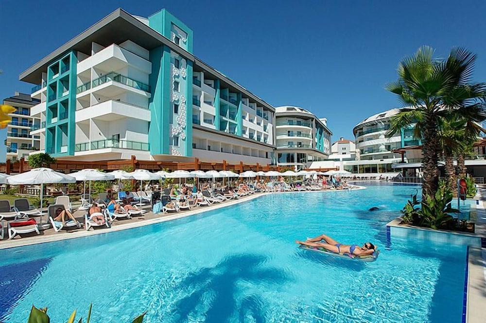 Seashell Resort & SPA