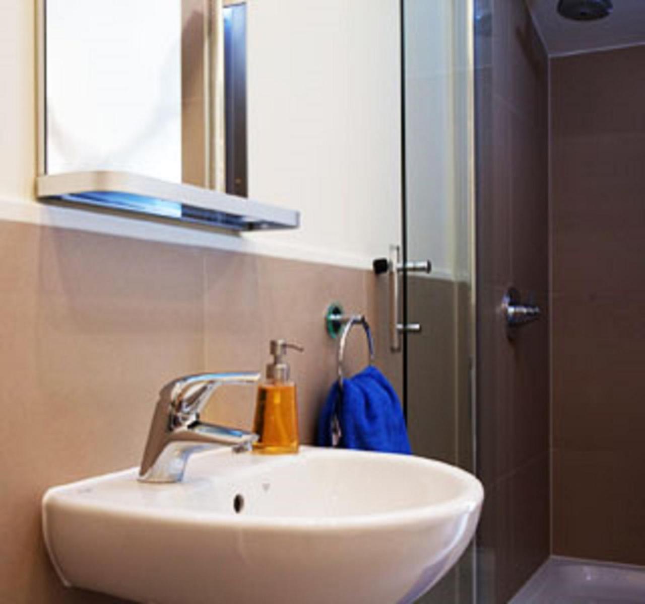 Clapham Guest House 1