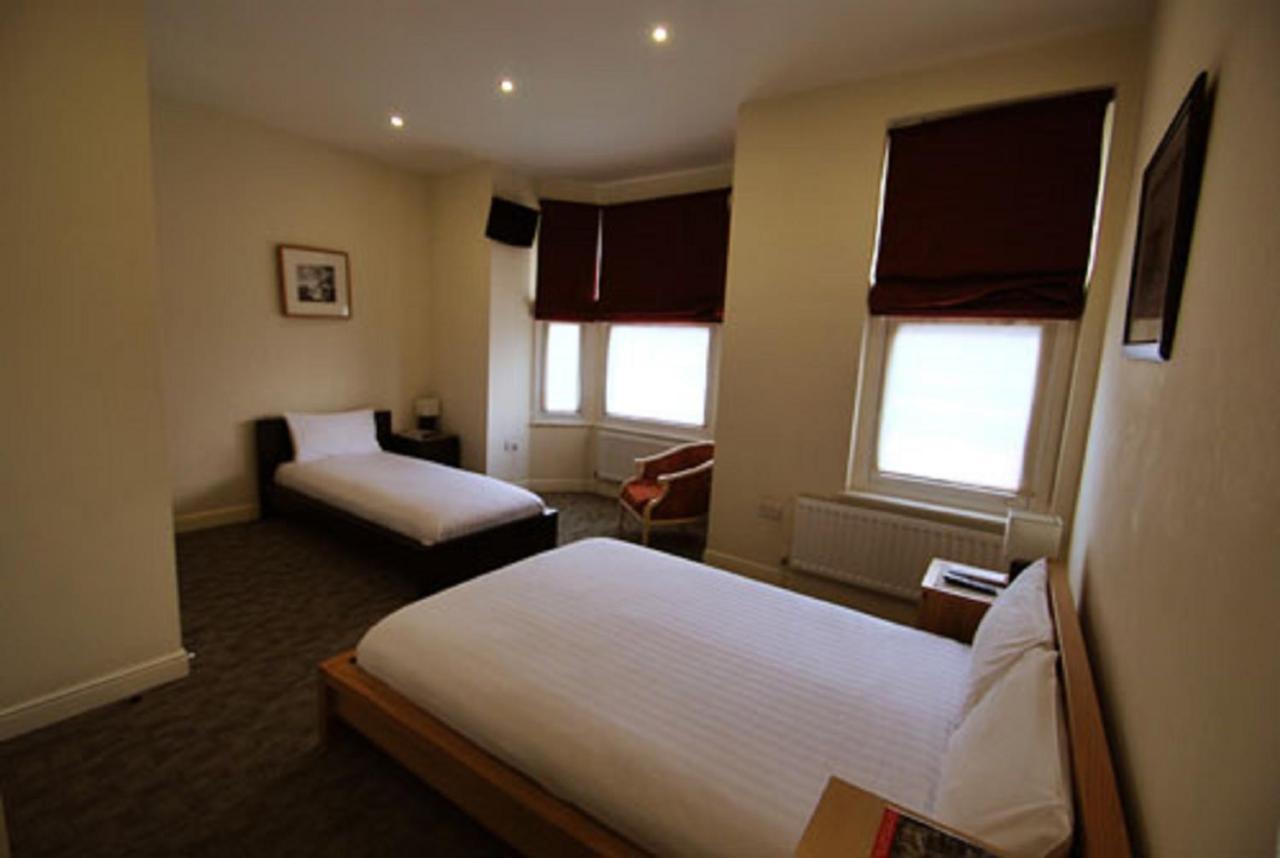Clapham Guest House 2