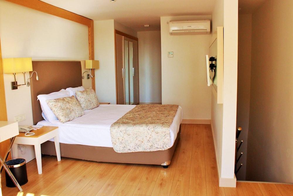 Glamour Resort & SPA