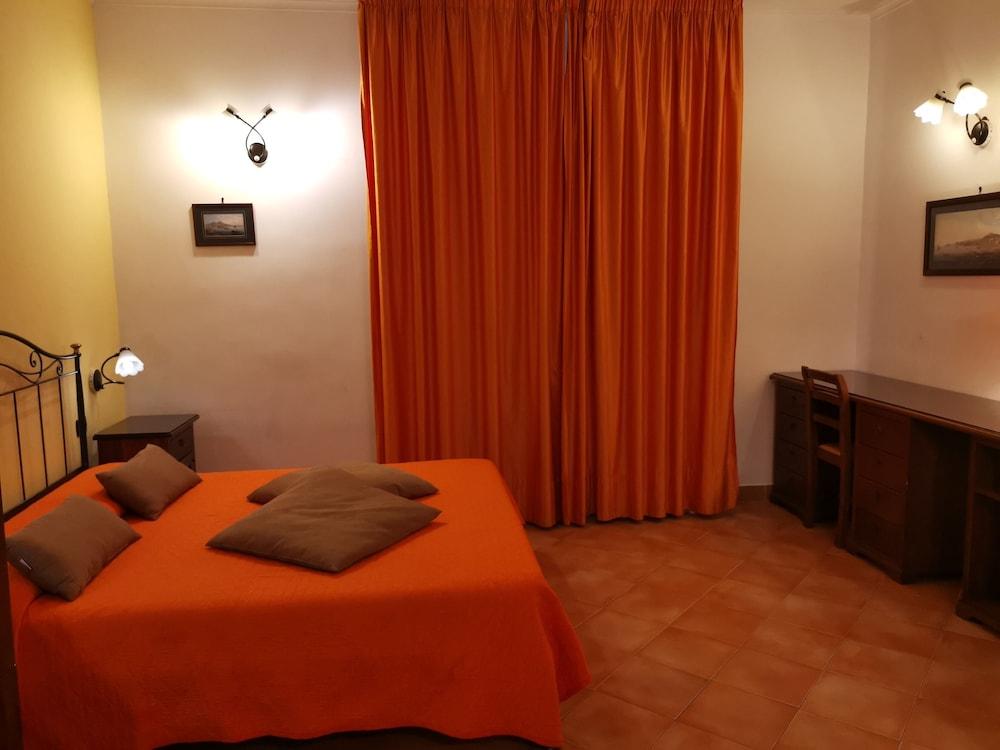 Neapolis 2