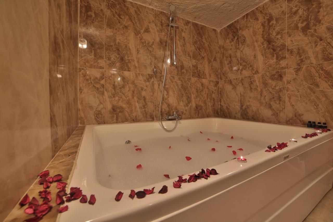 Kayatas Cave Suites Hotel
