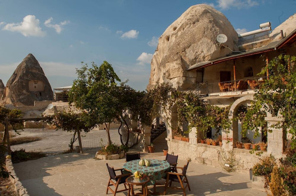 Garden Cave Hotel