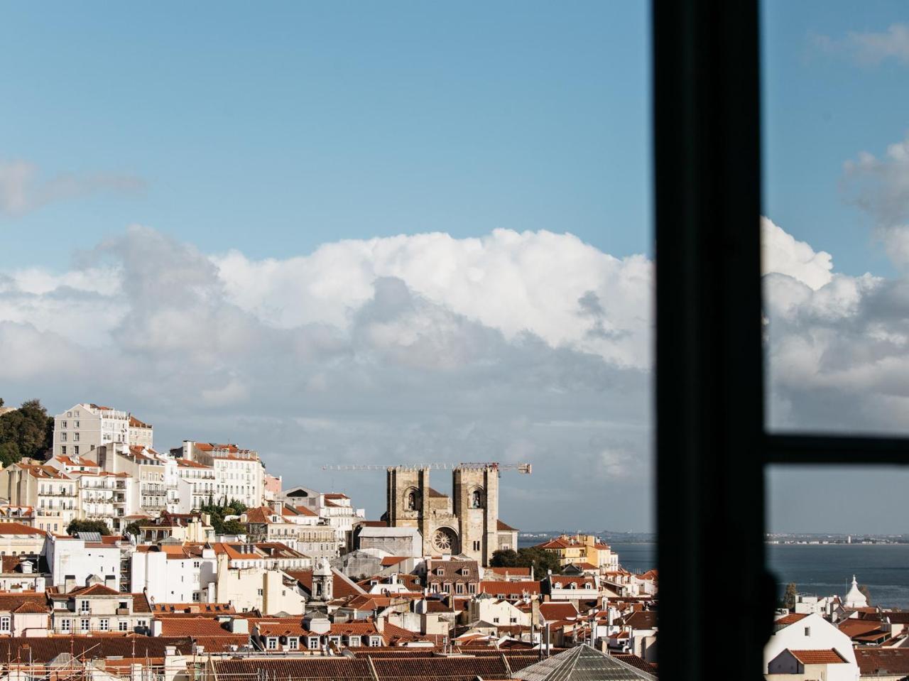 Dear Lisbon Palace 2