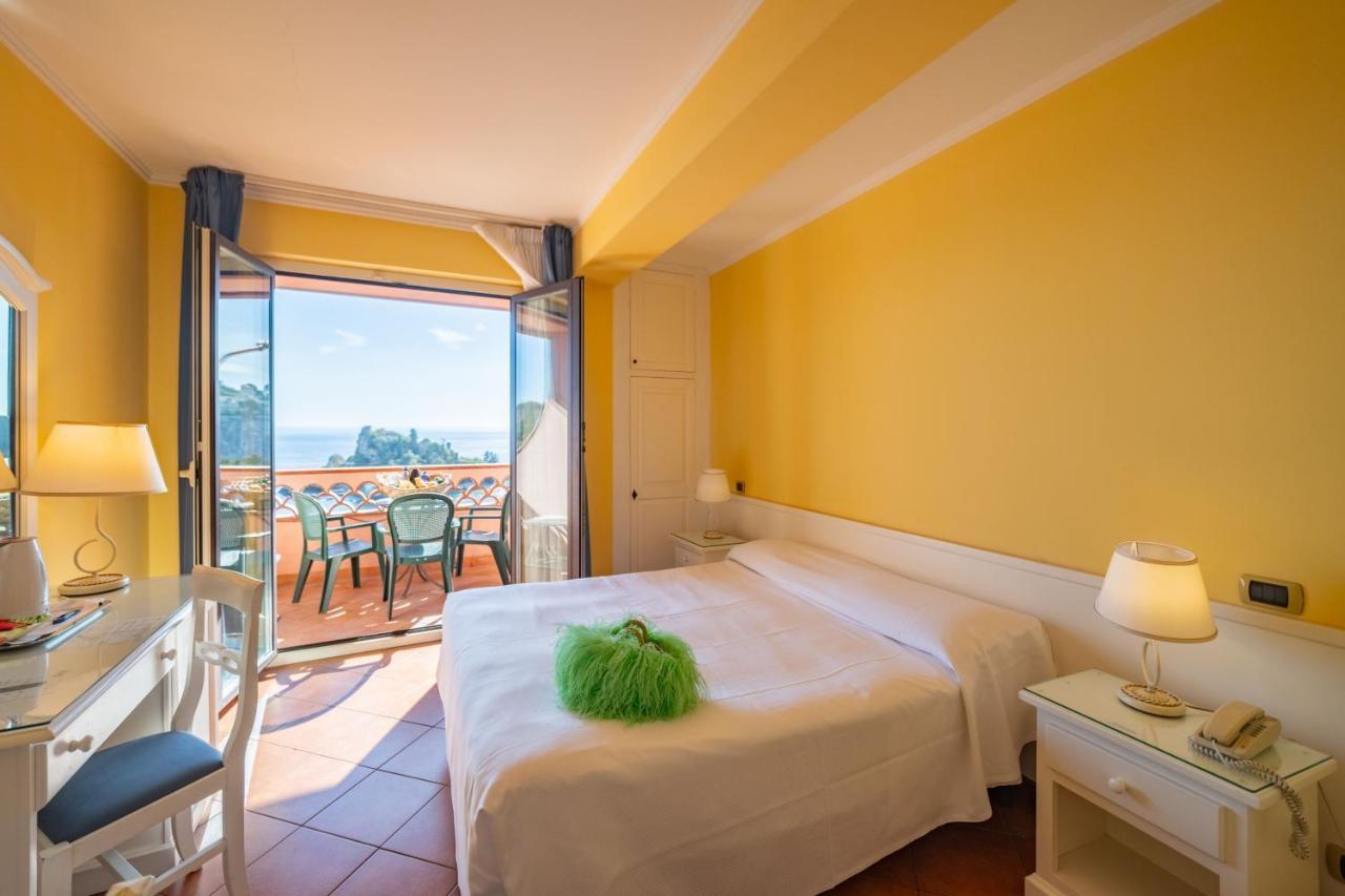 Mendolia Beach Hotel 1