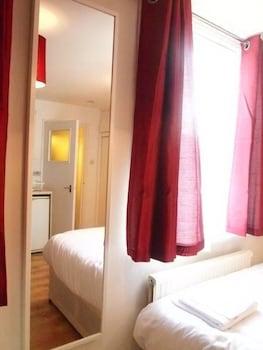 Kensington Flat 2