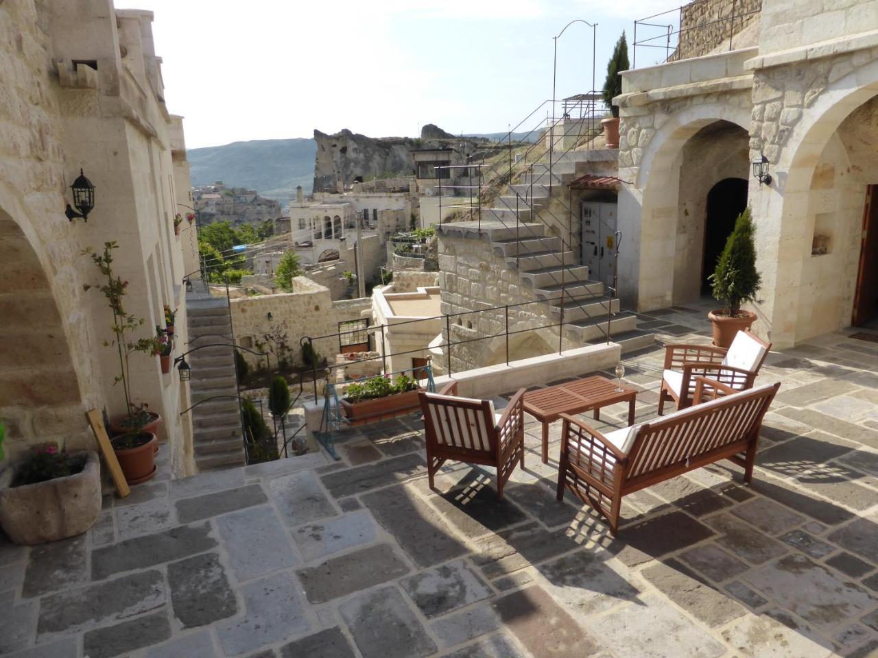 Courtyard Cave Hotel