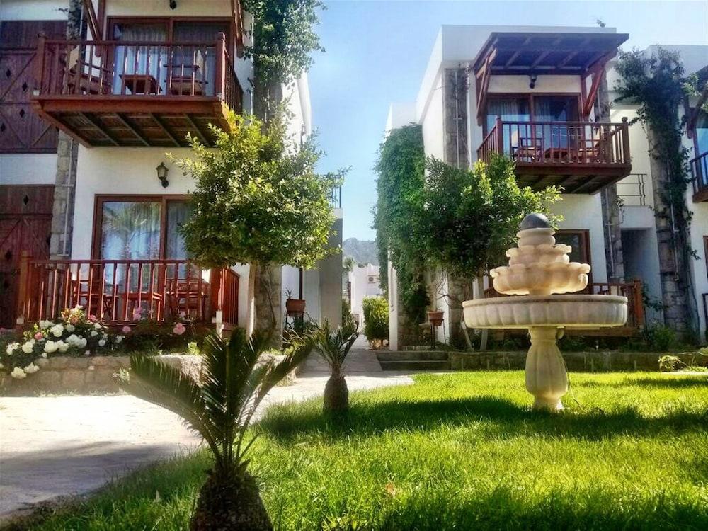 Golkoy Suites