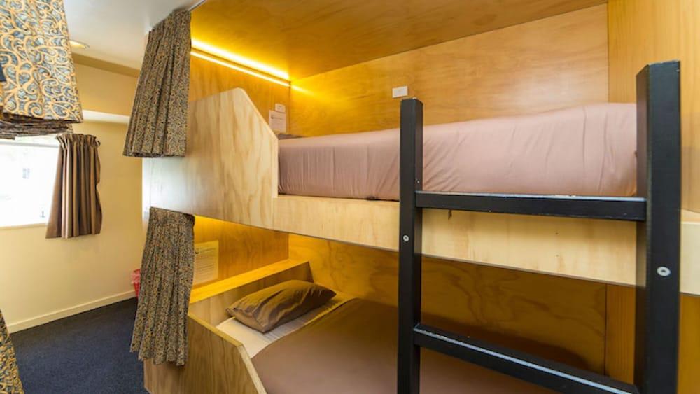 Sir Cedrics Tahuna Pod Hostel 2