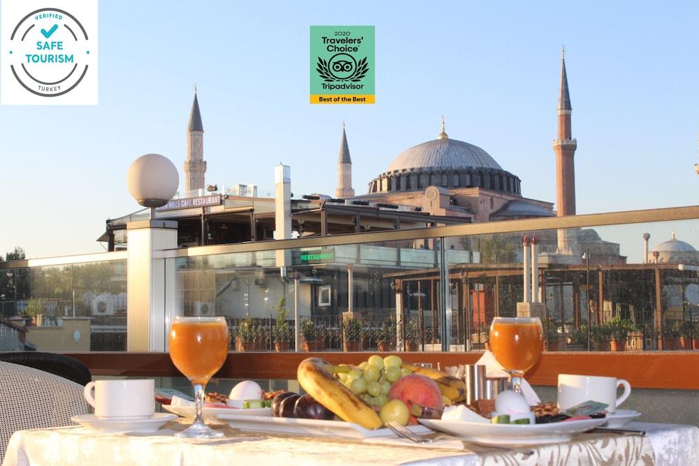 Nayla Palace