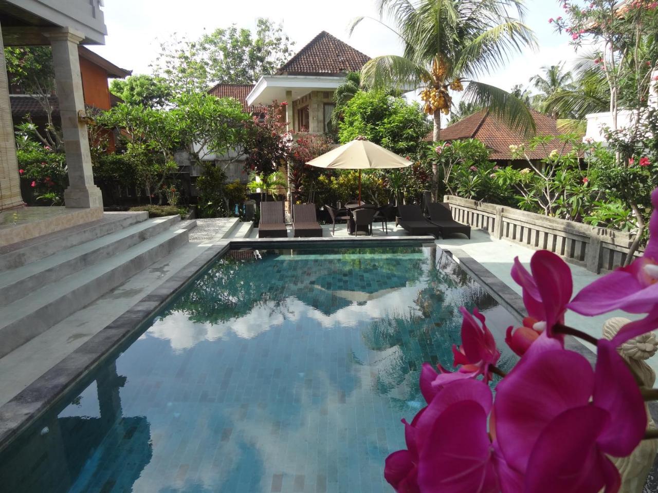 Kartika Bungalow's