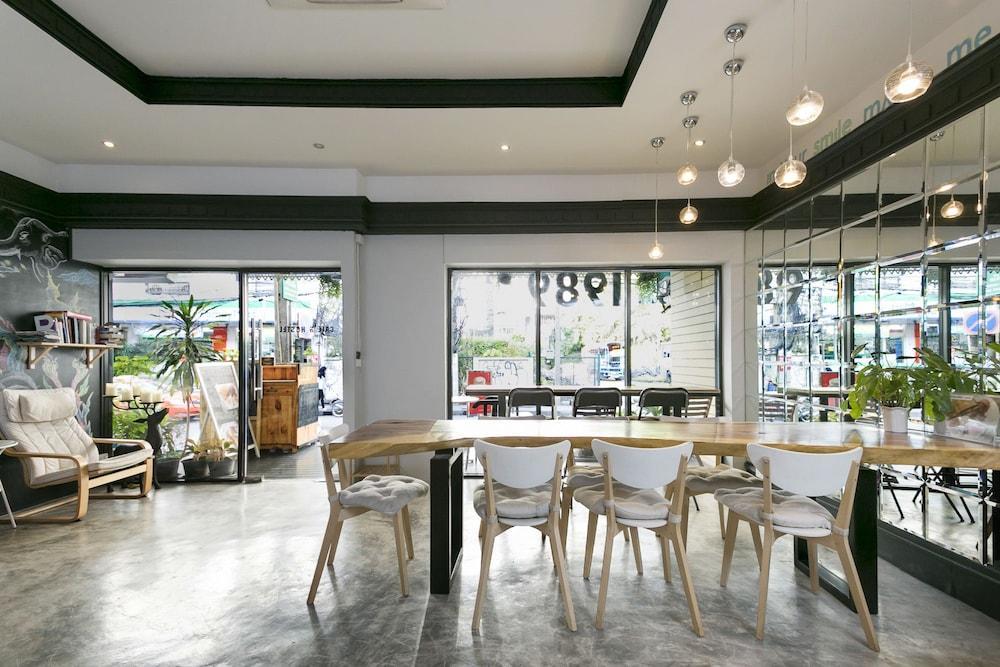 1989 Sukhumvit Bangkok Hostel 1