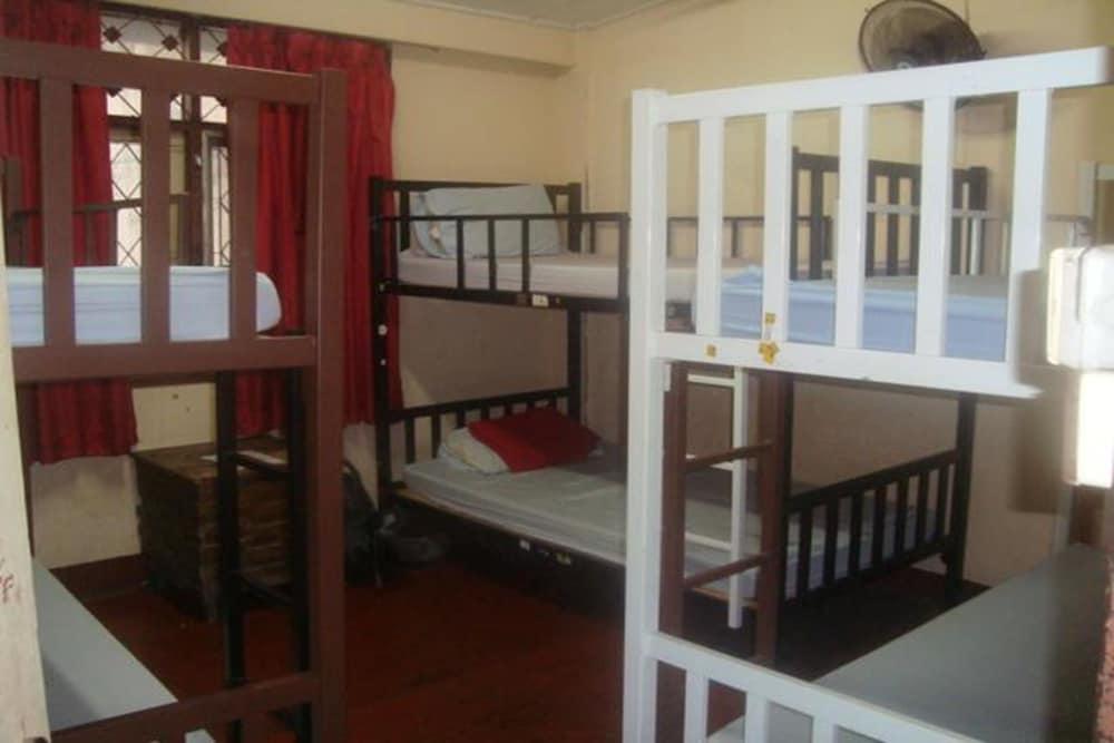 Khaosan Rainbow Hostel 1