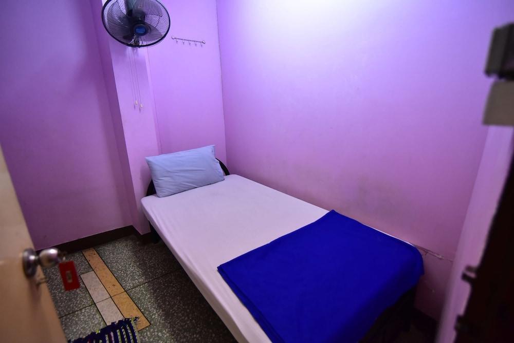 Khaosan Rainbow Hostel 2