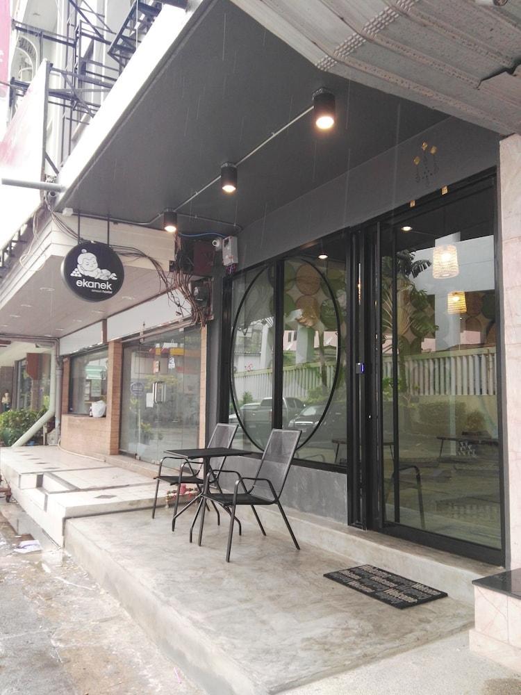 Ekanek Hostel Bangkok (Adults only)