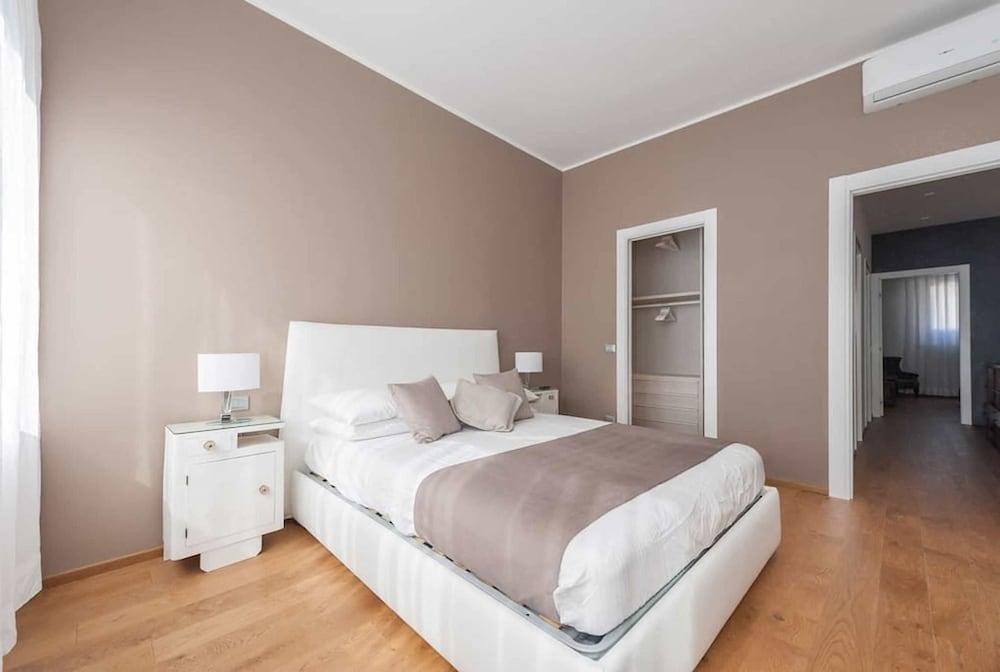 Pitti Palace Apartment