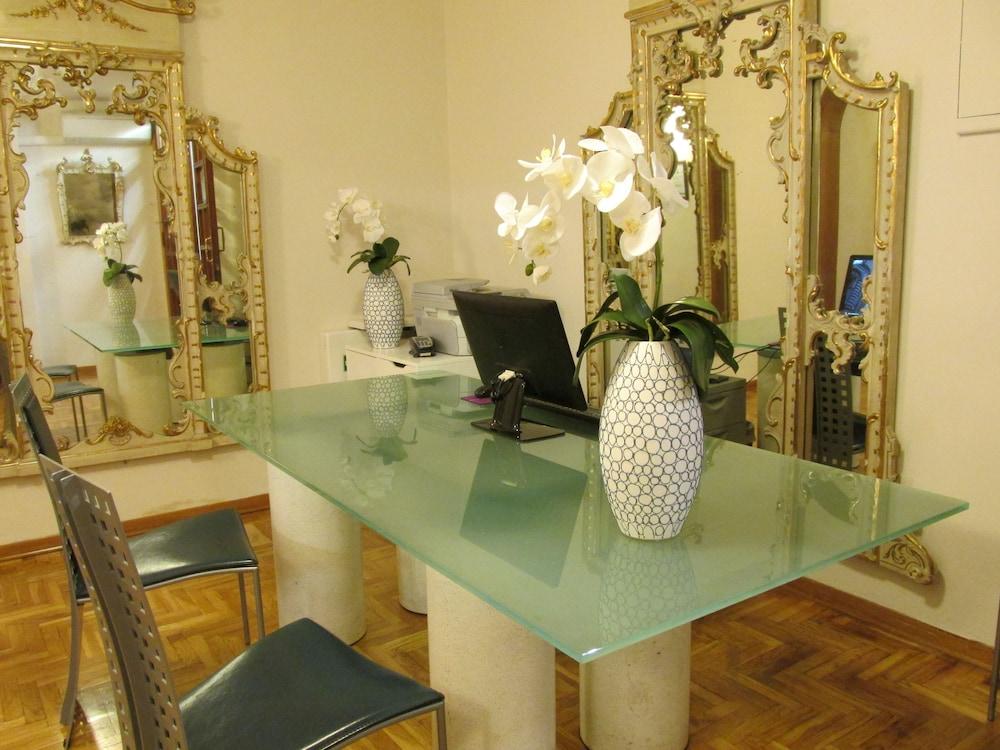 Firenze Apartments 1