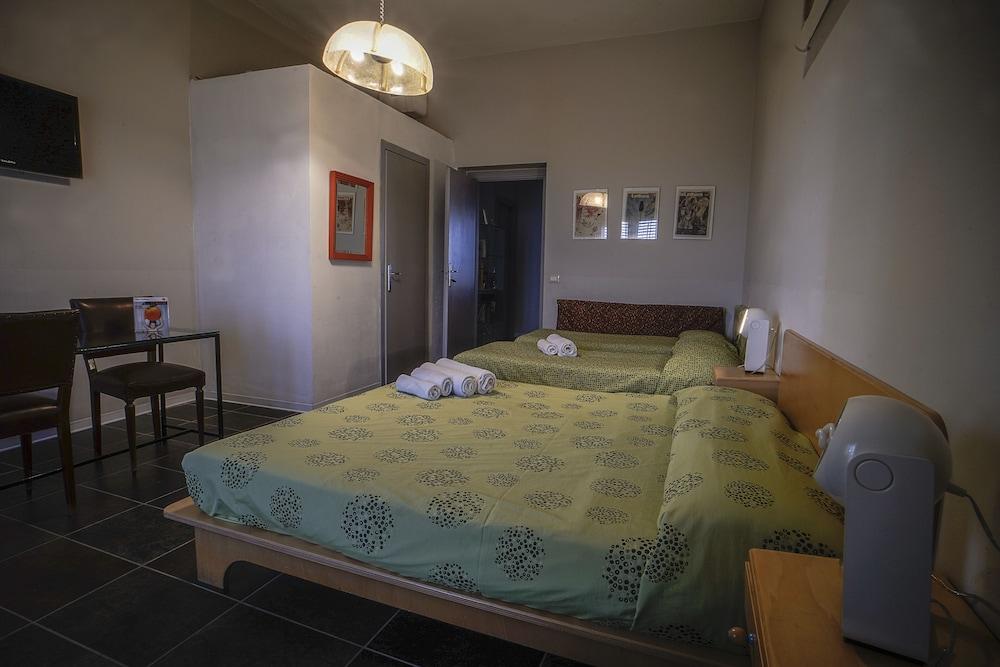 Lerux Bed & Breakfast 2