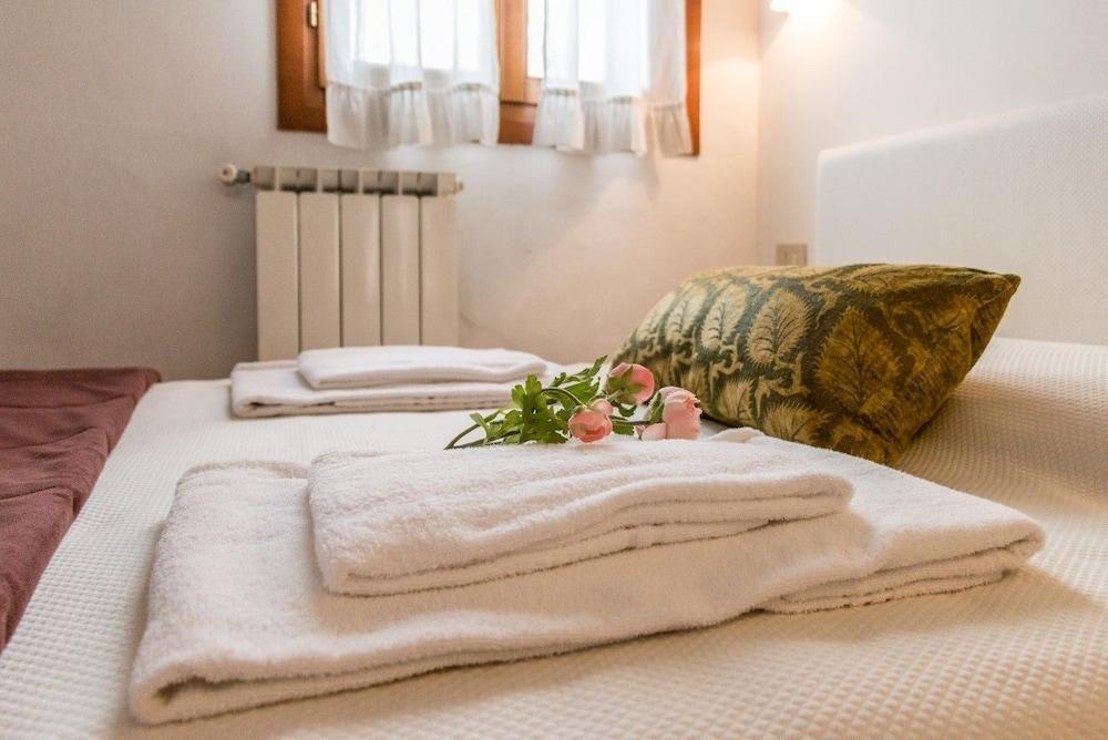 Venice Canal View Boutique Apartment 1