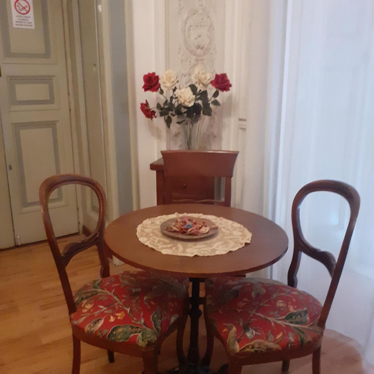 Miseria E Nobilta B & B 2