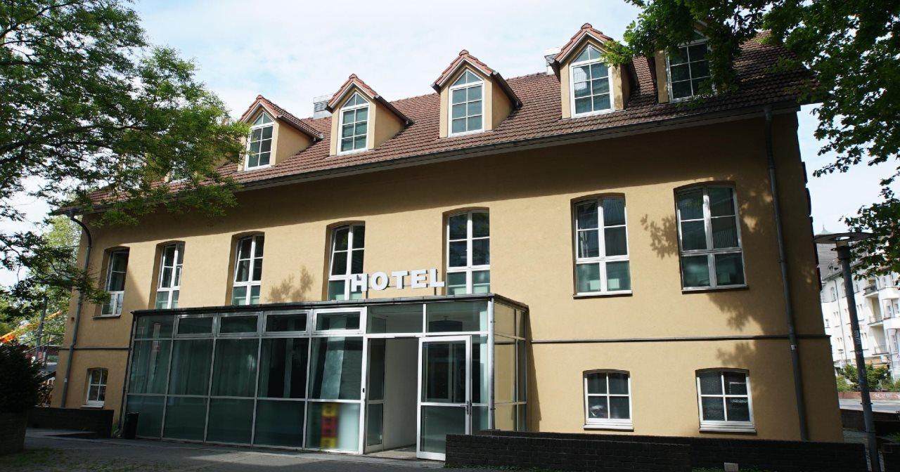 Check in Hotel