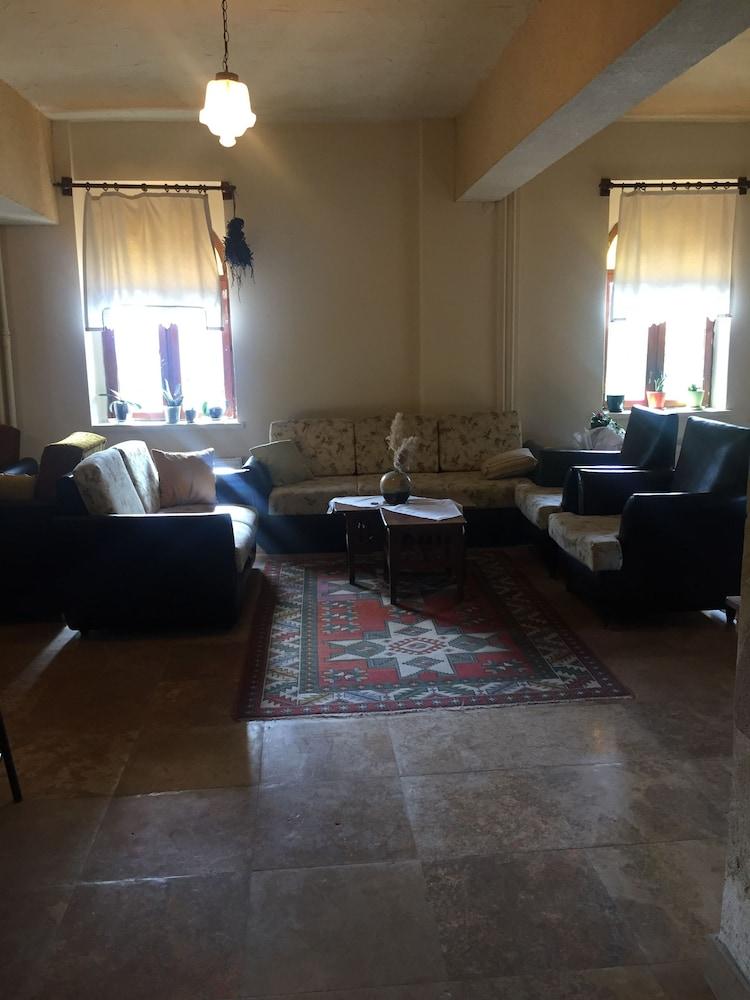 Ilhan Hotel
