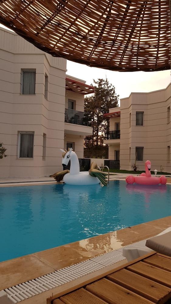 Tasev Apart Hotel