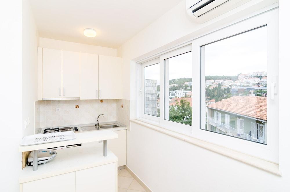 Nikola Apartments 2