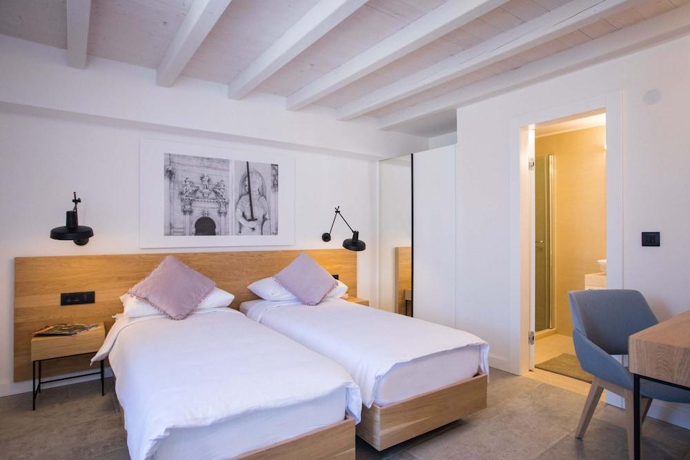 Bova Luxury Rooms 1