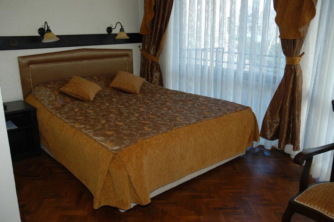 Hotel Megara Palace