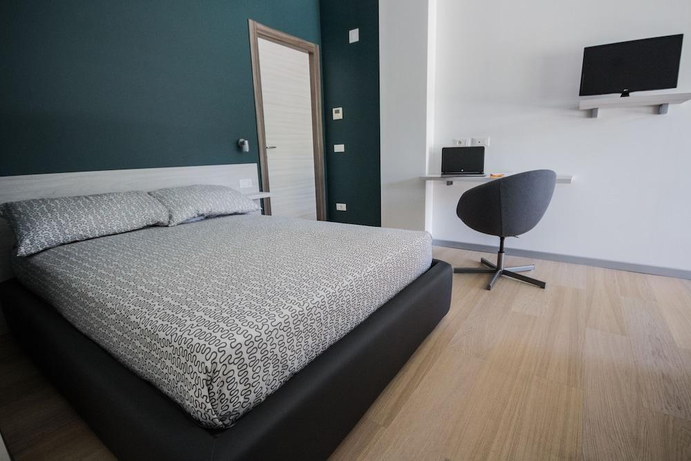 Royal Suite Apartments Como Lake