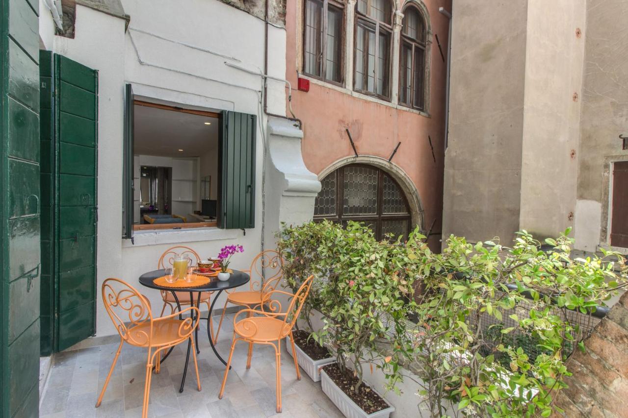 Ve.N.I.Ce. Cera Casa Del Giglio 1