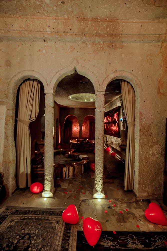 Oread Cave Suites