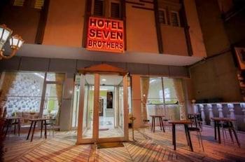 Hotel Seven Brothers