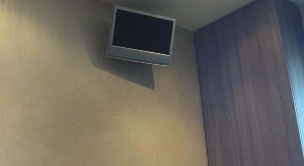 Lpl Paris Hotel