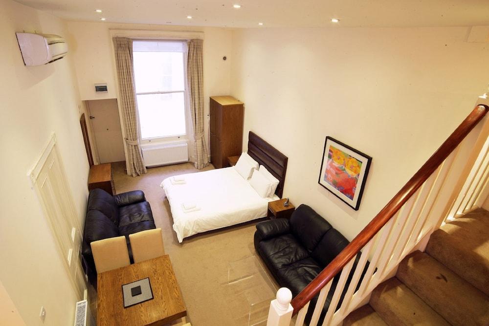 Oxbridge Apartments