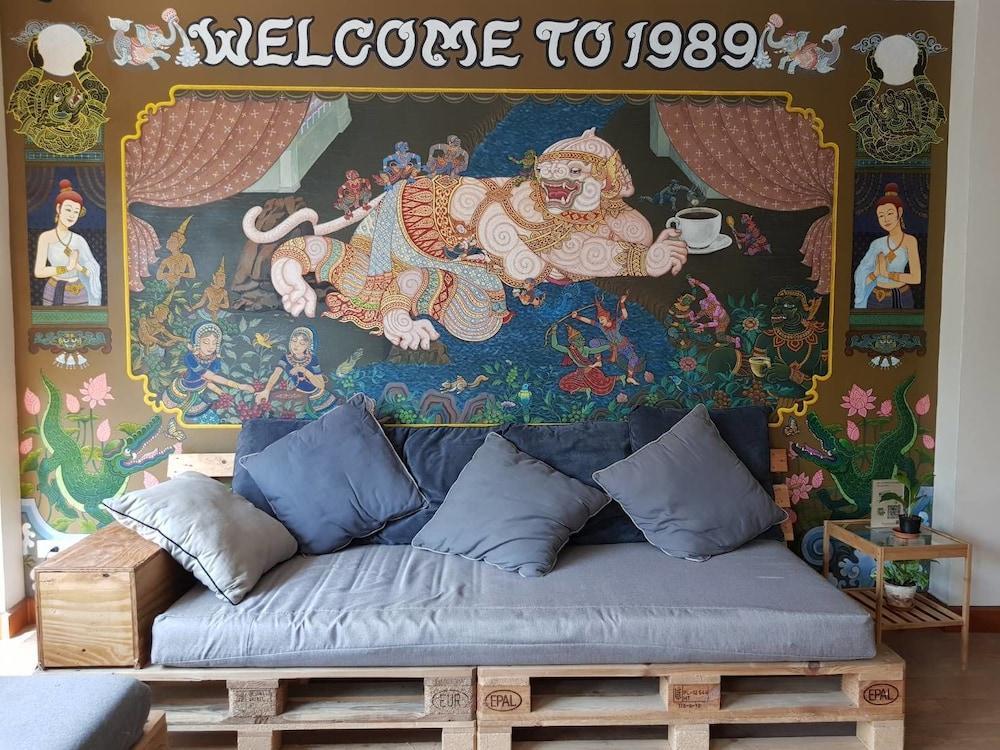 Small Space Cafe And Hostel