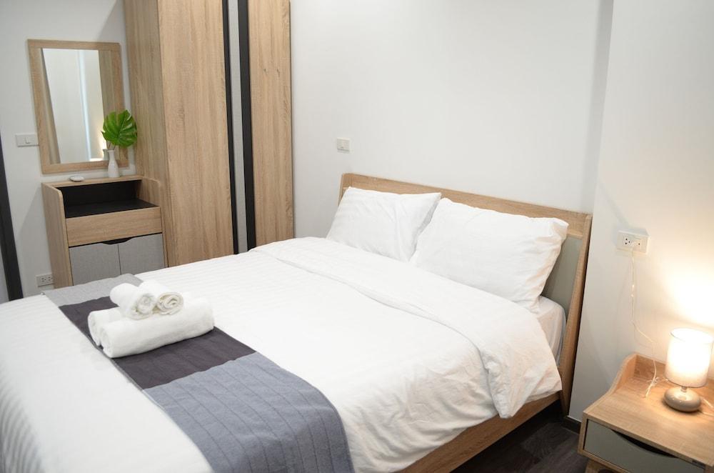 Wooden Suites (The Rich @Sathorn-Taksin) 1