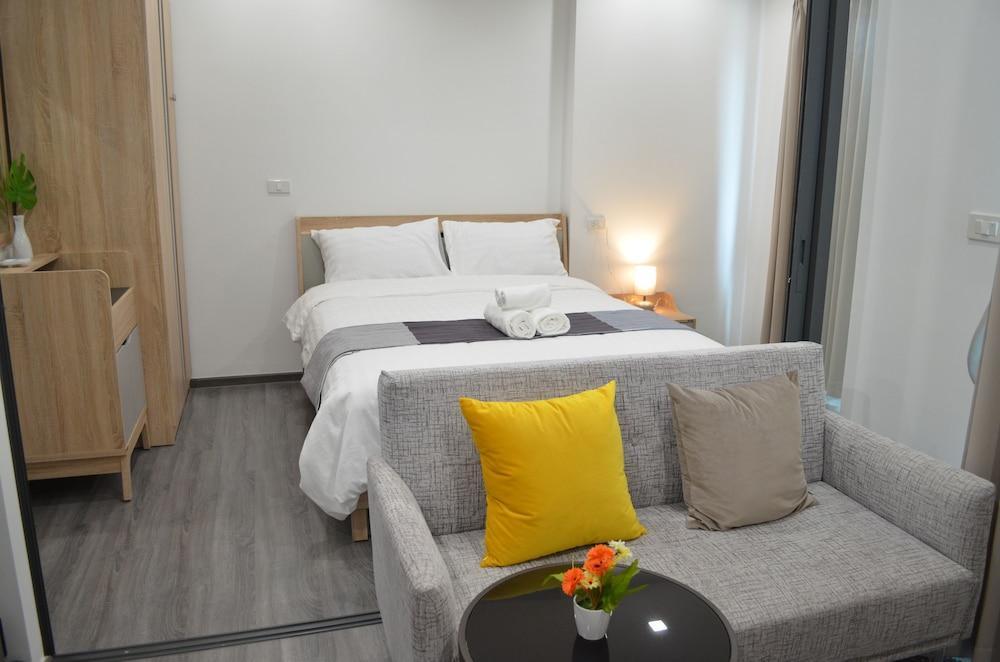 Wooden Suites (The Rich @Sathorn-Taksin) 2