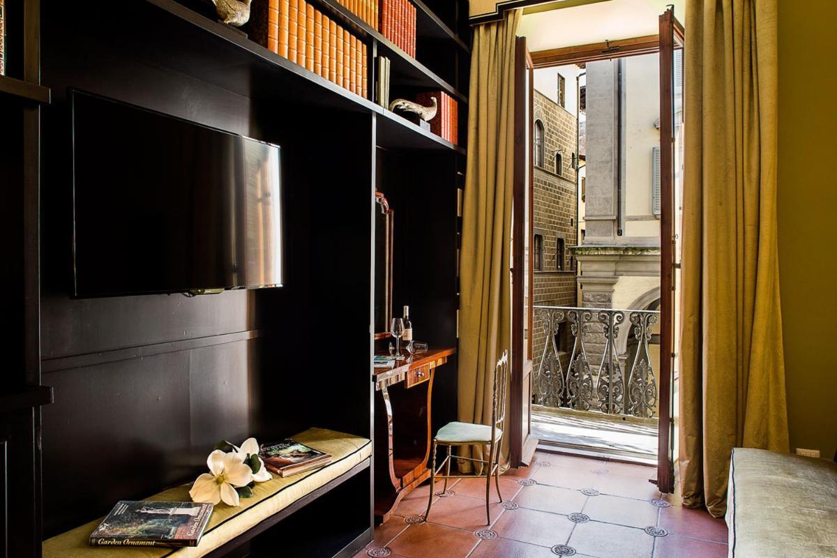 Porcellino Gallery Art Boutique B&B 1