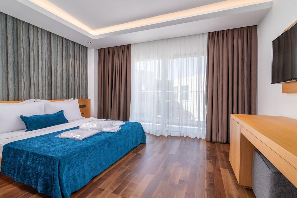 Highlight Hotel (Adults only)