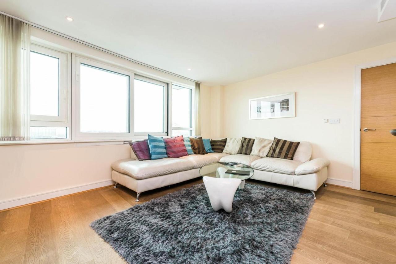 Luxury Modern 2bd Flat in Centre 2